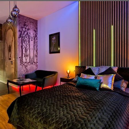 Apartament Czarny Z Jacuzzi Kraków Exteriör bild