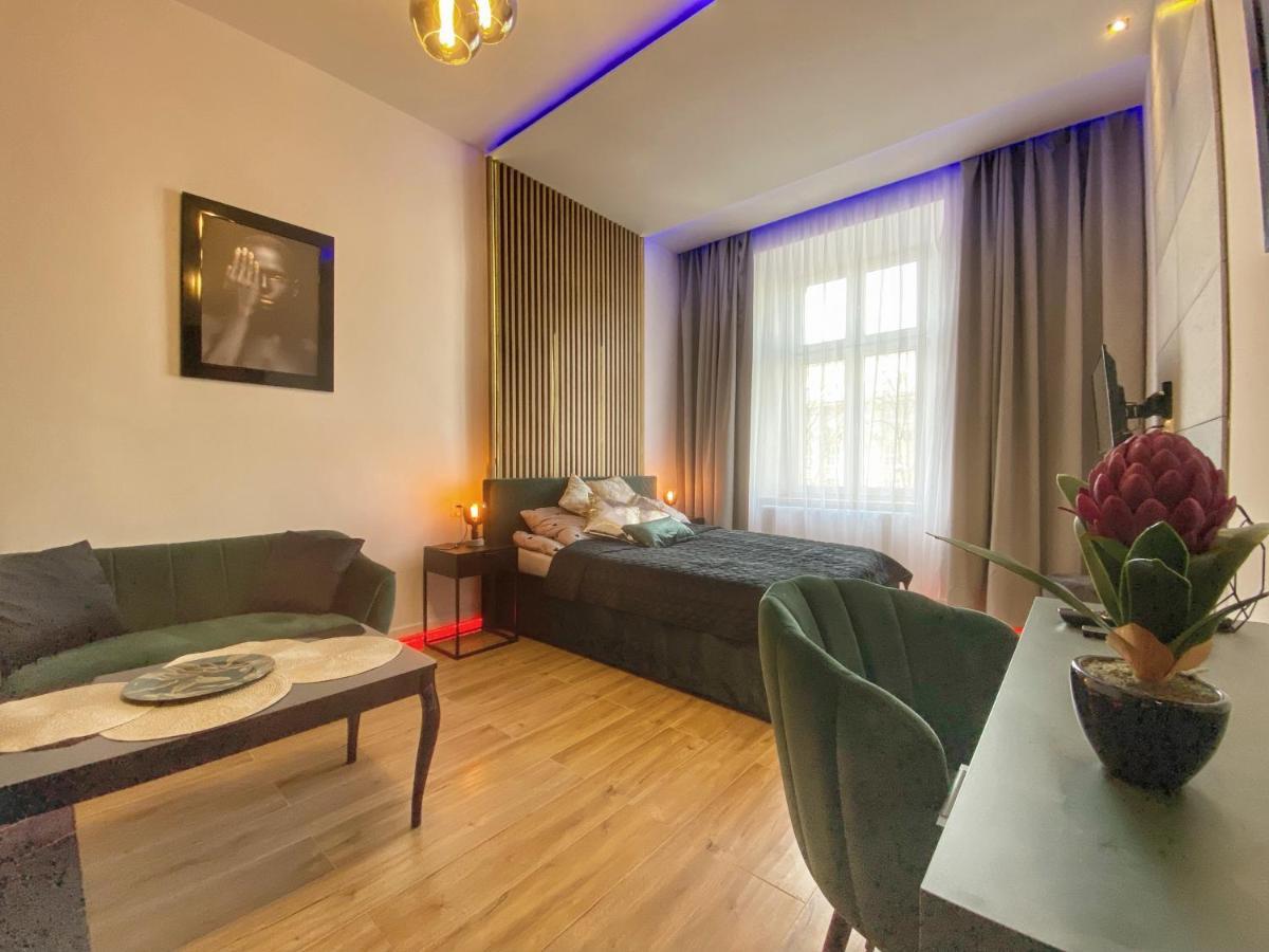 Apartament Czarny Z Jacuzzi Kraków Exteriör bild