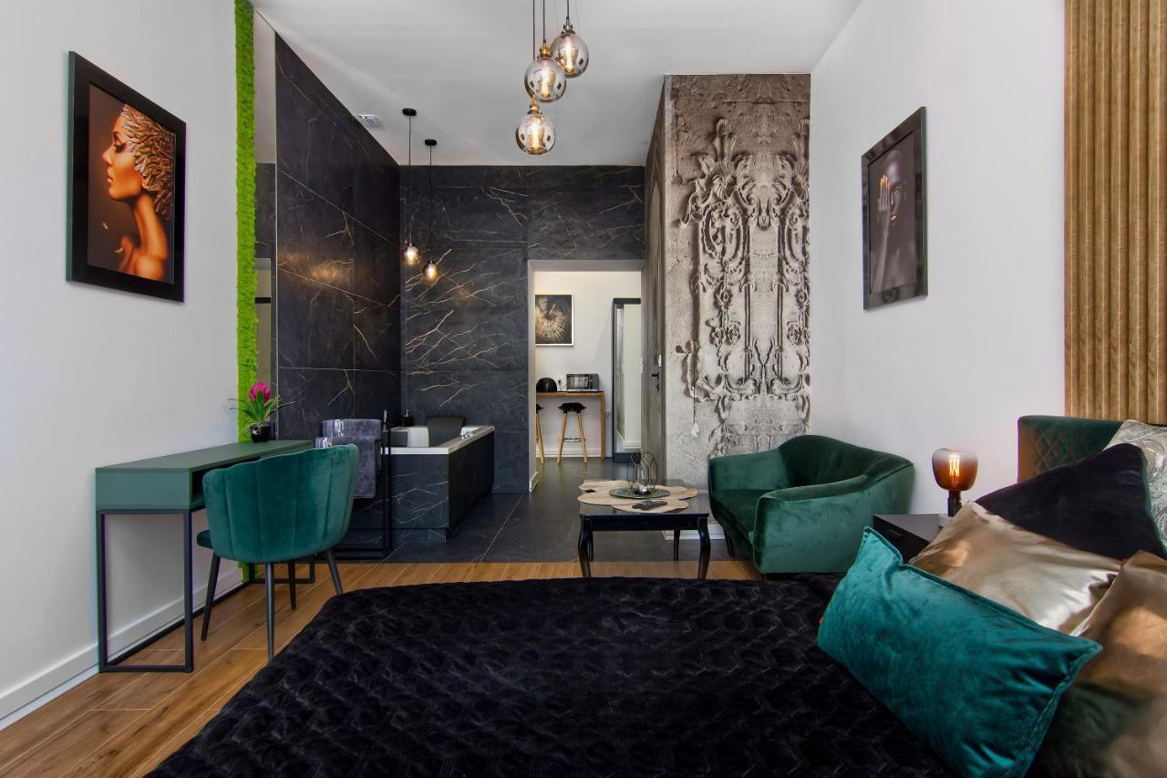 Apartament Czarny Z Jacuzzi Kraków Exteriör bild