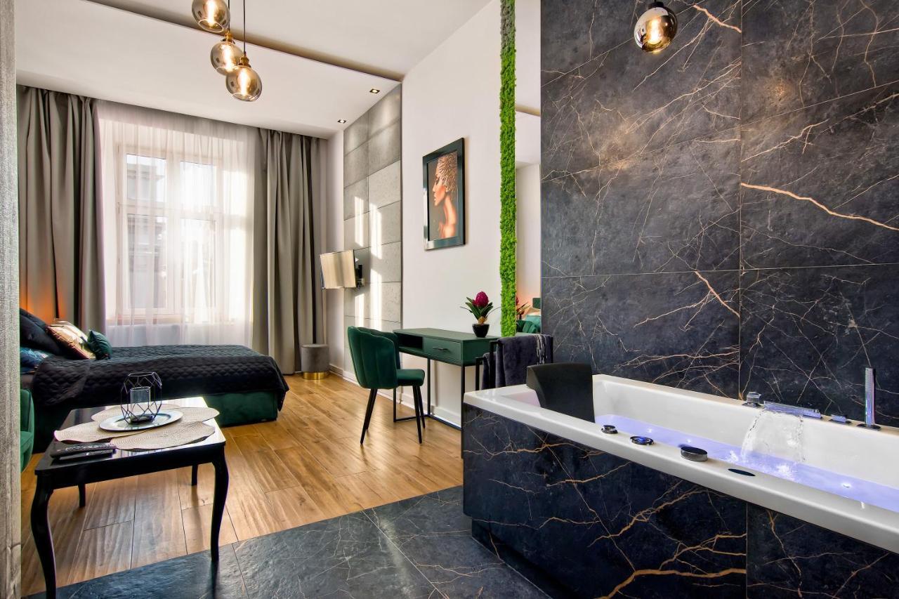 Apartament Czarny Z Jacuzzi Kraków Exteriör bild