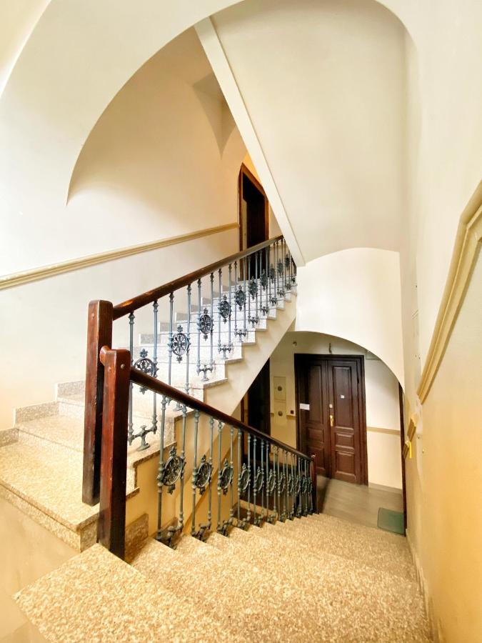 Apartament Czarny Z Jacuzzi Kraków Exteriör bild